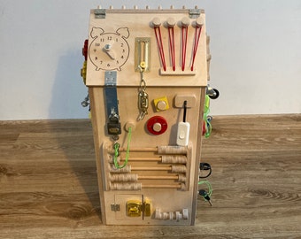 Painel sensorial em forma de casa com LED, brinquedo Montessori para desenvolvimento da coordenação motora fina.