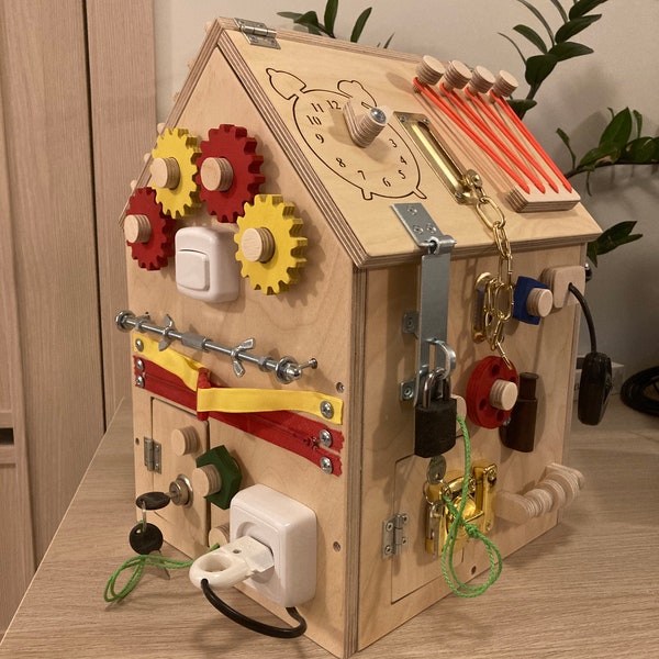 Casa Montessori BUSY BOARD con luce LED per bambini piccoli - Giocattolo sensoriale - Regalo educativo per lo sviluppo della motricità fine - 1° compleanno