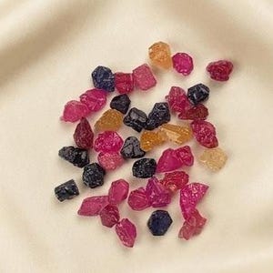 Precious Rough ~~ Ruby, Blue& Yellow sapphire ~~~44 Pieces ~~~ 100 carat ~~~ 4-5 MM ~~~ Wholesale price ~~~ Jewlry Making ~~~ AAA Quality
