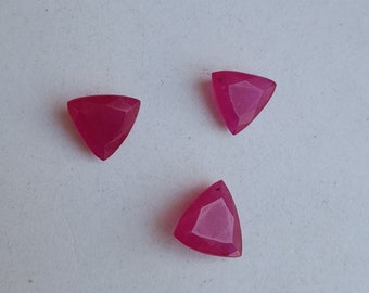 3 Pieces Precious Gemstones  ~~~Faceted Ruby ~~~ triangle shape~~~ 5 Carats ~~~Loose ruby gemstones~~~ 7 to 8 MM
