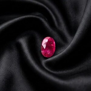 Natural Red Ruby Gemstone ~~~ AAA grade ~~~ 8x11 MM ~~~ 4.40 carat ~~~ Cut stone ~~ Oval Shape-~~Ring Size