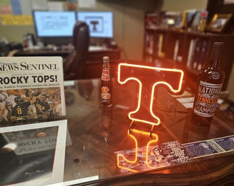 University of Tennessee Vols Power T Neon LED light - 10&quot; x 10&quot;