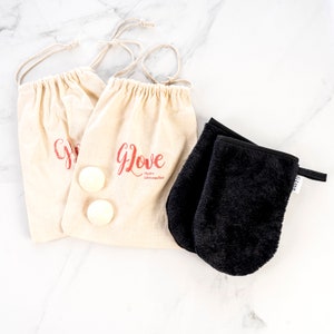 Makeup remover glove with water only (set of 2 black with carrying bag and soap), natural, ecological and societal makeup remover.