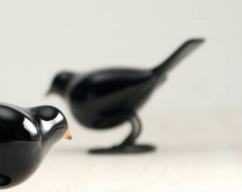 Ceramic Blackbird | Decorative Bird Figurine | Elegant Bird Decor