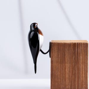 Ceramic Swallow Wall Hanging: Elegant Bird Wall Decor
