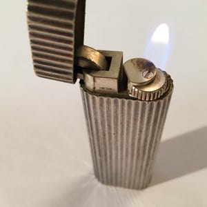 CARTIER Paris, Vintage-Feuerzeug, nummeriert, silbernes Feuerzeug, Damenfeuerzeug, Herrenfeuerzeug, Damengeschenk, Raucherzubehör, Luxusfeuerzeug