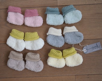 Hand knitted baby socks - size  1-3 months