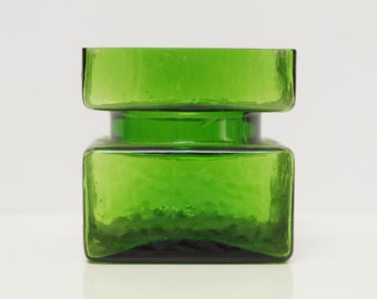 Riihimäen Lasi Oy / Riihimaki, fresh green color, Finnish glass work, Scandinavian mid century, 1960s vintage