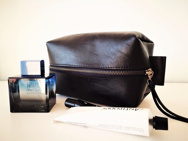 Men/'s leather toiletry bag