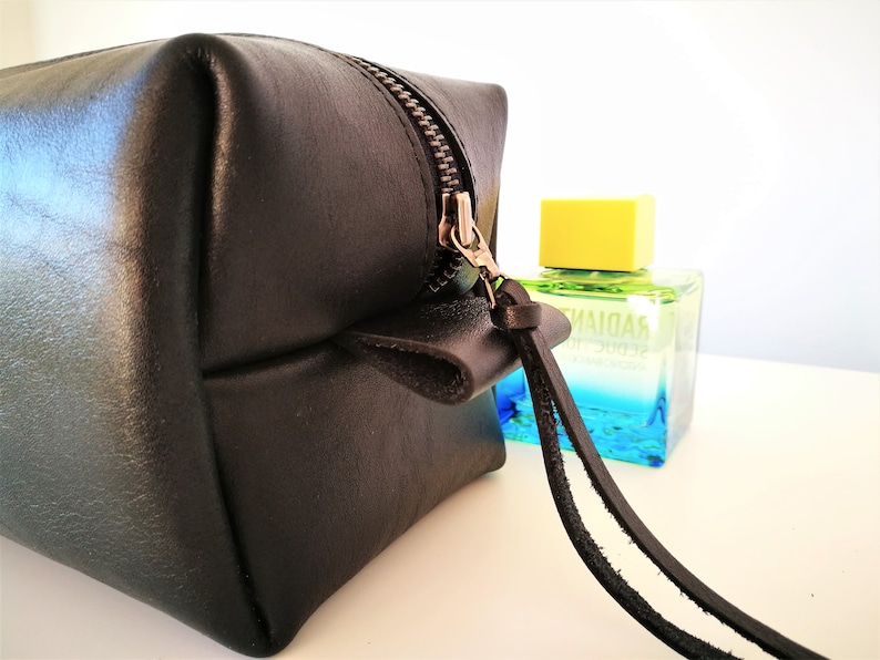 Men/'s leather toiletry bag