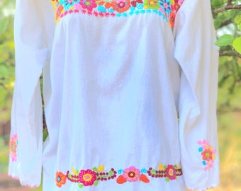 GUATEMALAN BLOUSE -- Size Medium **