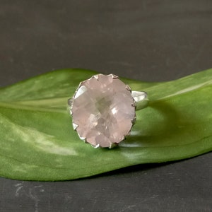 Pinky Rose Quartz Gemstone Ring, 925 Sterling Silver Ring, Oval Checker Cut Rose Quartz Ring, Gemstone Silver Gift Ring, Artisan Prong Ring