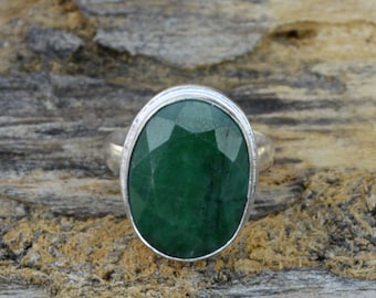 Natural Faceted Emerald Gemstone Ring, 925 Sterling Silver Ring, Bezel Set Oval Ring, May Birthstone Silver Ring, Handmade Artisan Gift Ring