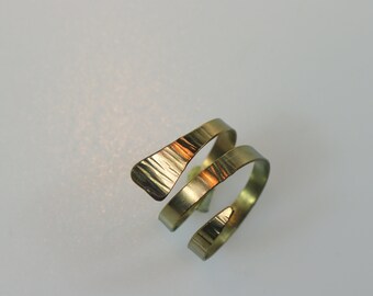 titanium wrap ring "gold spring"