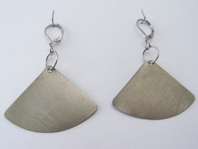 titanium earrings quadrant