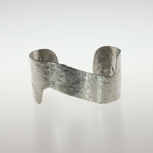 modern design titanium cuff bracelet &quot;organic&quot;