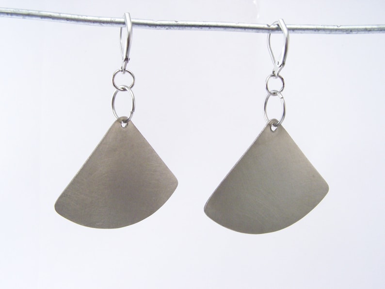 titanium earrings quadrant