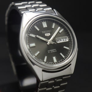 Seiko 7s26b price hot sale