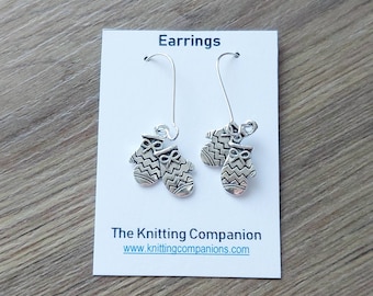 Sterling silver cute mittens on dropper earrings.