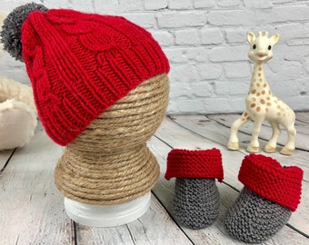 Newborn Pompom Hat and Bootie set in CashMerino Wool, Baby shower gift