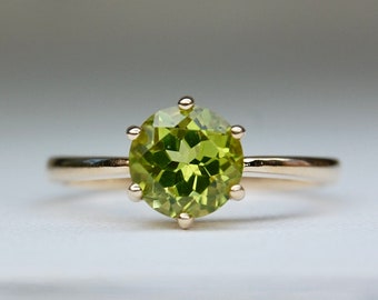 10k Peridot Solitaire Ring, 1.25 ct, 7mm, Lime Green, 10k Yellow Gold, 6 Prong, Fine Jewelry, STS, Thailand, Size 7 1/4, c. 1990s, 2.24g