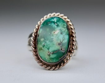 Old Pawn Carico Lake Turquoise Ring in Sterling Silver, Green, Blue and Lime Colors, Rope Detail, Size 6.25 (Size 6 1/4), c. 1920s, 4.54g