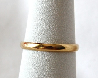 Vintage Half Round Polished Wedding Band in 14k Yellow Gold, Classic, 2mm wide, c. 1950s, Size 5, 1.49g