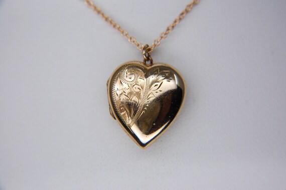 Retro Floral Foliate Heart Locket, Hand Chased, 9… - image 4