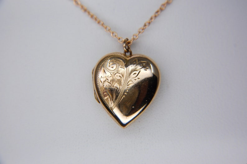 Retro Floral Foliate Heart Locket, Hand Chased, 9ct Front & Back, Canadian, Pendant Necklace, Vintage, Optional Chains, c.1930's-50's, 3.90g image 4