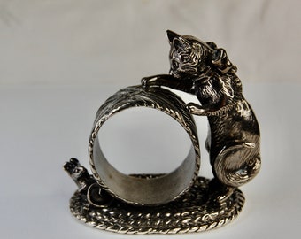 Fairy Tale Cat w Mouse Napkin Ring, Silver Plated, Figural, Reed & Barton 1834 Collection, Table Linen Dining Accessories, c. 1999, 7.7oz