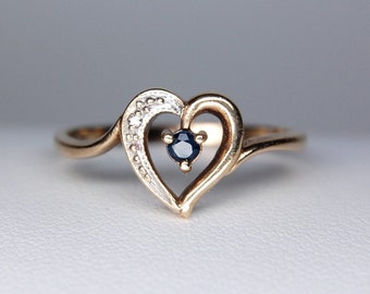 Blue Spinel Heart Shaped Ring with Diamond Accent in 9k Yellow Gold, c. 1980s, Size 7.25+ (Size 7 1/4+), 1.57g