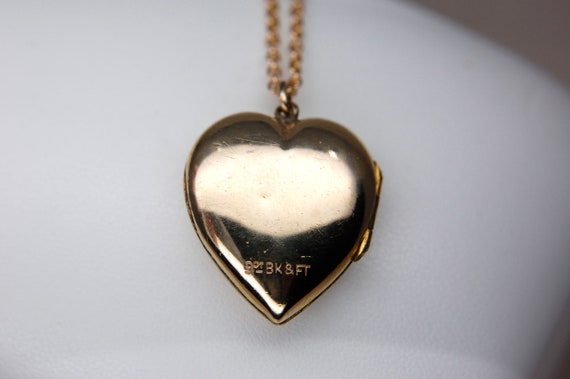 Retro Floral Foliate Heart Locket, Hand Chased, 9… - image 3