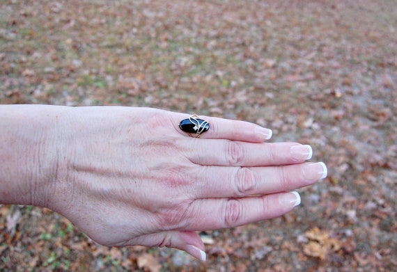 Retro Onyx and Diamond Ring in 10k Gold, Oval, Fl… - image 2