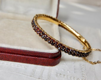 Bohemian Rose Cut Garnet Gilded Silver Bangle Bracelet, Safety Chain, Czech Pyrope, Victorian, Antique, Size Medium, c. late 1800s, 17.71g