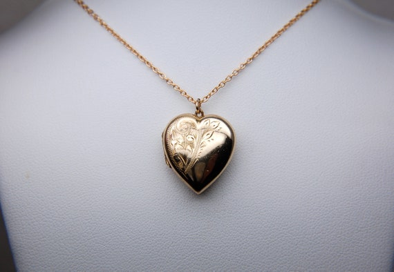 Retro Floral Foliate Heart Locket, Hand Chased, 9… - image 5