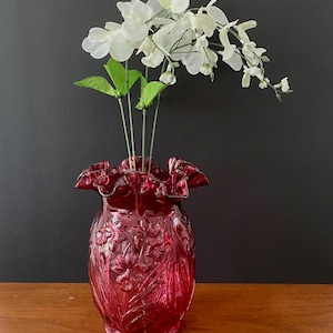 Fenton Cranberry Glass Vase with Daffodil Design in Relief and Ruffled Scalloped Edge, Vintage Collectible Glass USA made