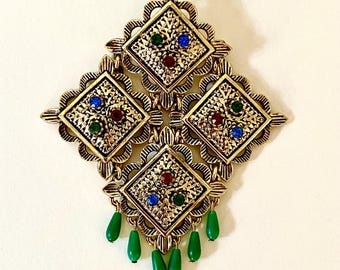 Vintage Sarah Coventry Brooch: Gold Tone Filigree Rhinestone Pin