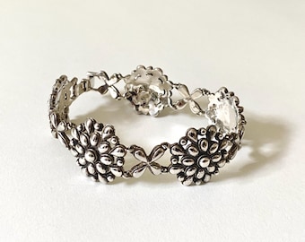 Monet Silver Tone Vintage Chunky Flower 5-Link Bracelet, Signed with Hinged Clasp