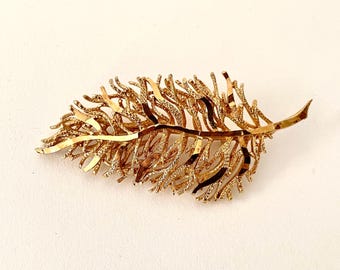 Vintage Coro Palm Leaf Brooch: Gold Tone Mid Century Modern Lapel Pin