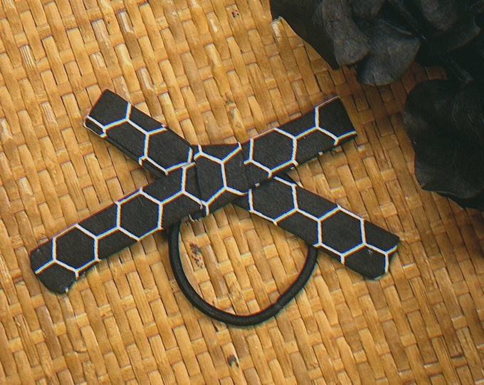 black and white hexagon honeycomb print skinny bow hair elastic