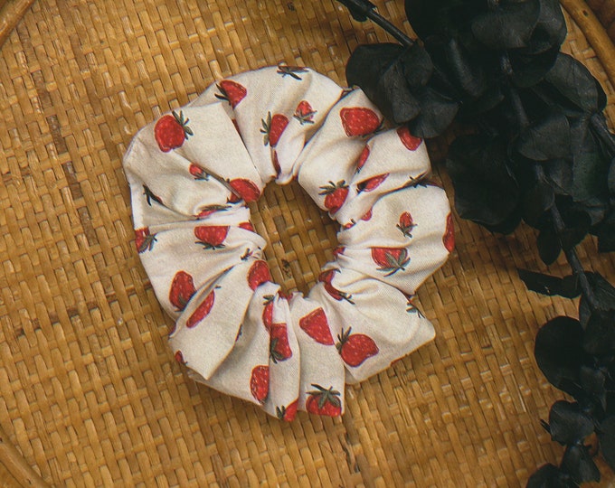 white strawberry print regular scrunchie