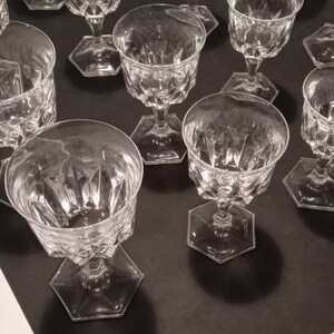 Very rare and ancient glassware Crystal d&#39;Arques pattern Longchamp with HEXAGONAL base normally the base is round. 16 Glasses.