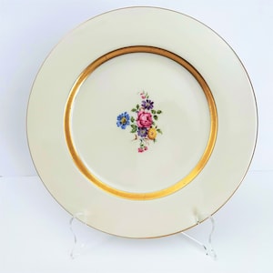 8 Haviland &quot;Hollywood&quot; Dinner Plates, Set of 8, 10 5/8&quot;D., Ivory, Floral Center With Gold Verge & Rim, 1937-1956