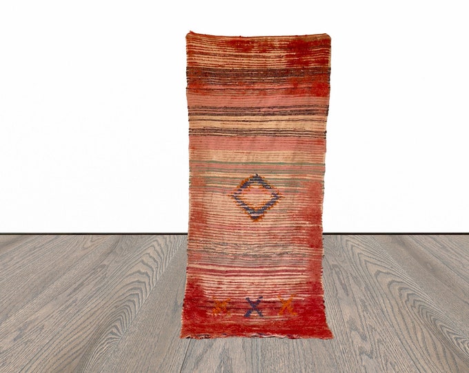 3x7 ft Moroccan vintage area rug!