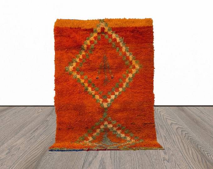 4x6 FT Moroccan vintage area wool rugs.