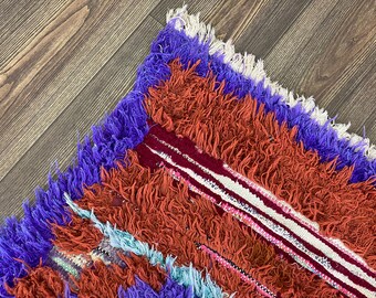 3x9 ヴィンテージ カラフル ラグ。チェック柄のモロッコ ナロー