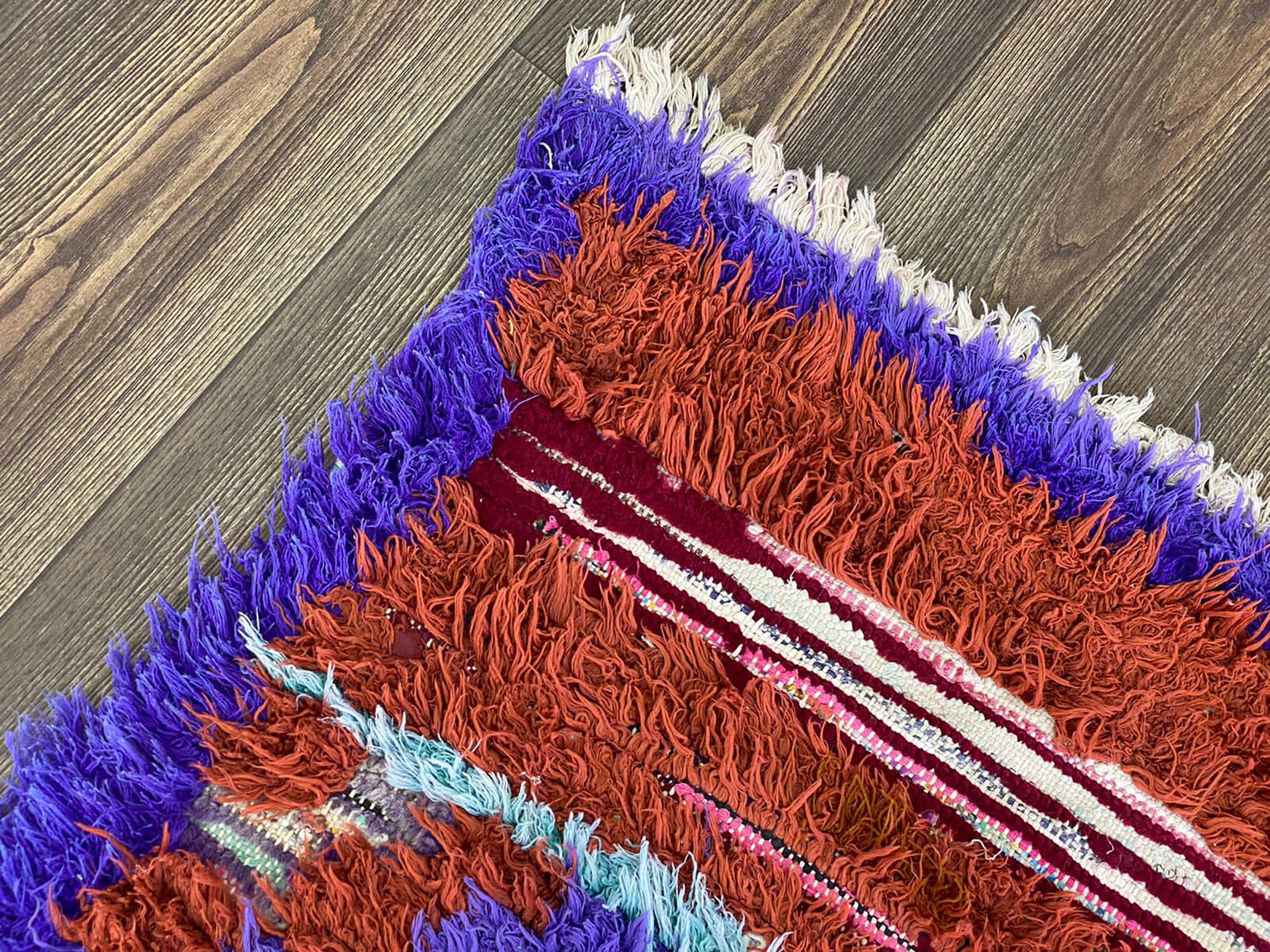 3x9 ヴィンテージ カラフル ラグ。チェック柄のモロッコ ナロー