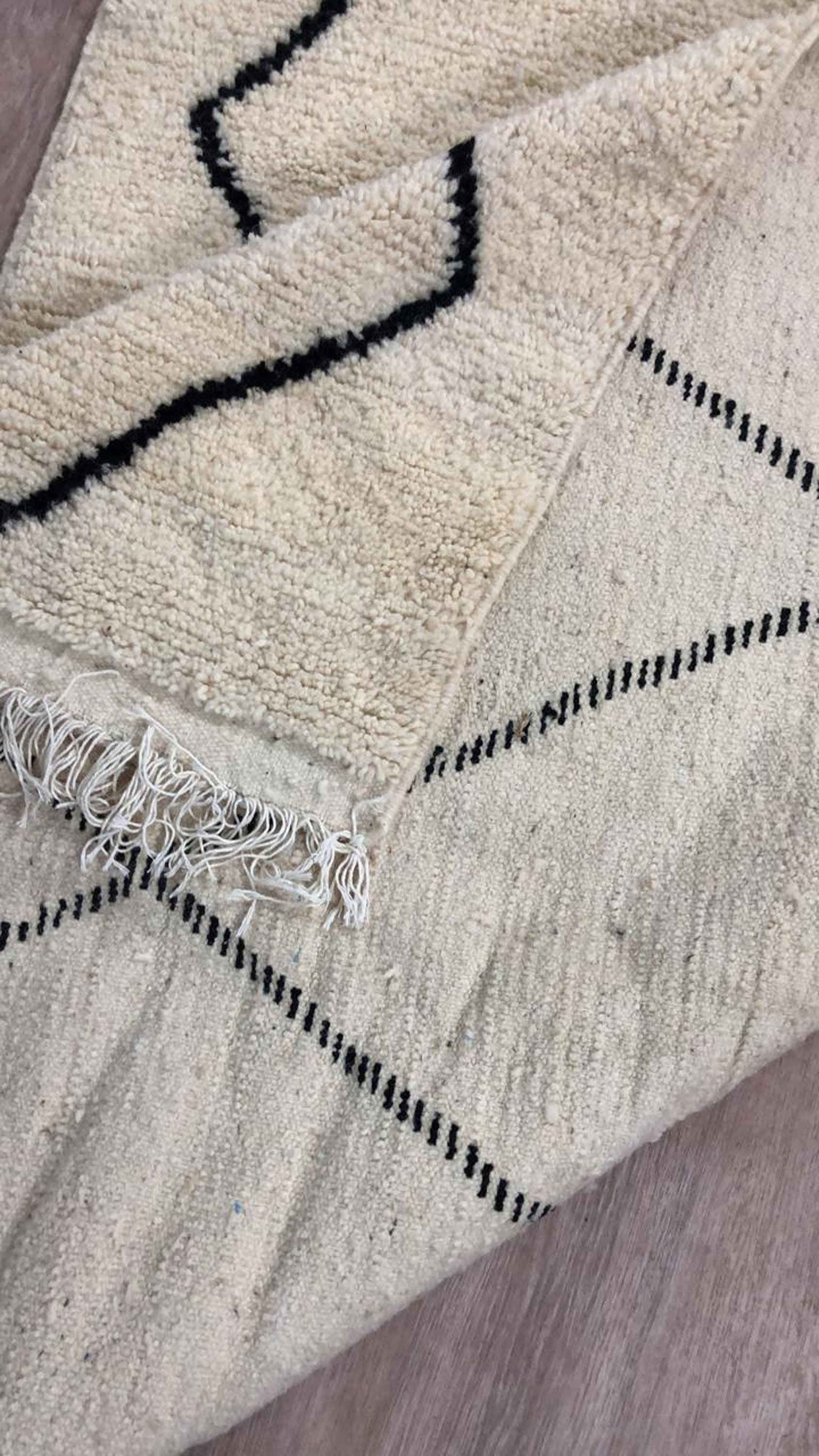 Black and white Moroccan rug, Morrocan Breber beni ourain rug, black and white grid rug,