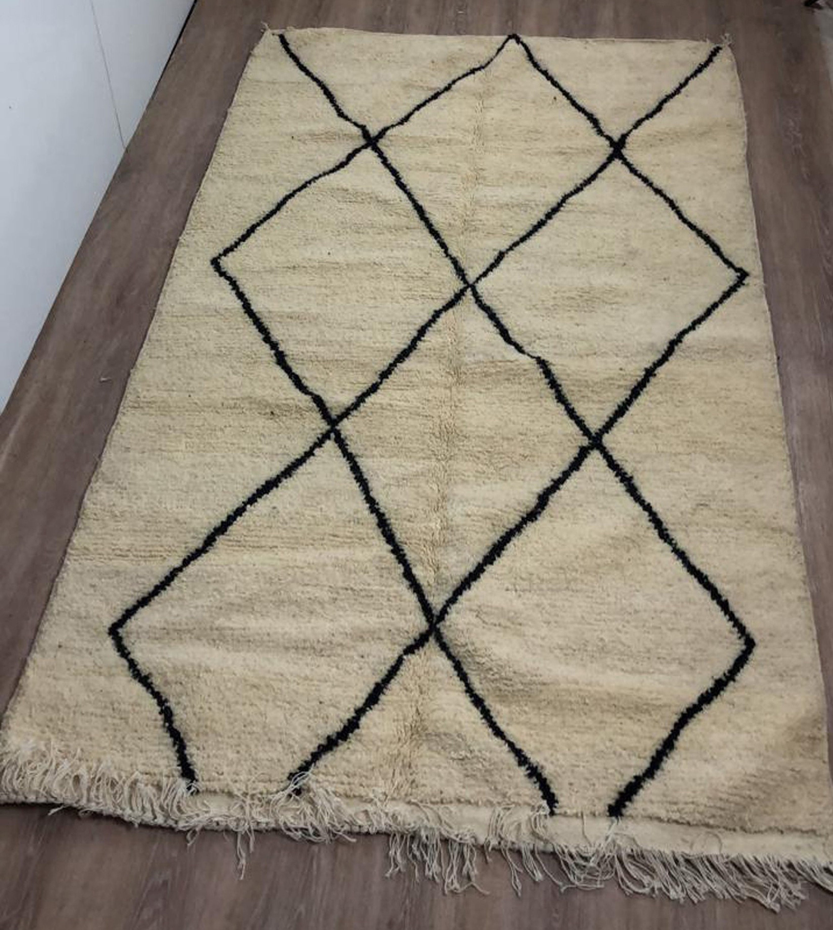 Black and white Moroccan rug, Morrocan Breber beni ourain rug, black and white grid rug,