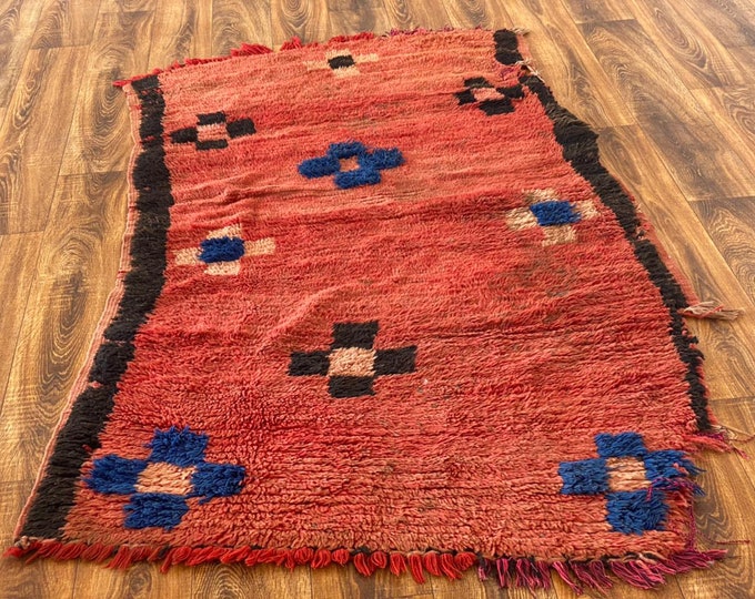 4x6 ft Berber Moroccan area rug!